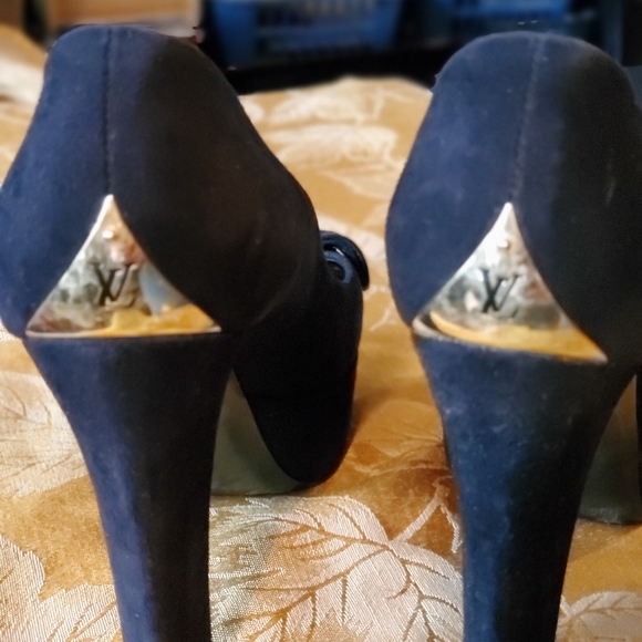 Louis Vuitton Heels - Picture 3 of 9